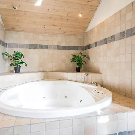 Hébergement de vacances 8 Person In *